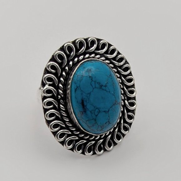 Turquoise Ring Size 8 - Silver Statement & Oversized Ring - Picture 4 of 6